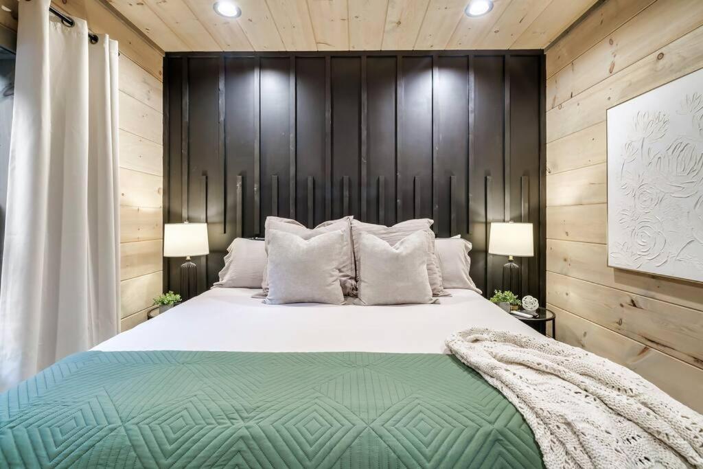 New Luxury Cabin With Stunning Mountainviews,Hottub, Firepit, Fireplace,2 Kingbeds, 2 Covereddecks,Bbqgrill, Shuffleboard And Pool Access Sevierville Exterior foto