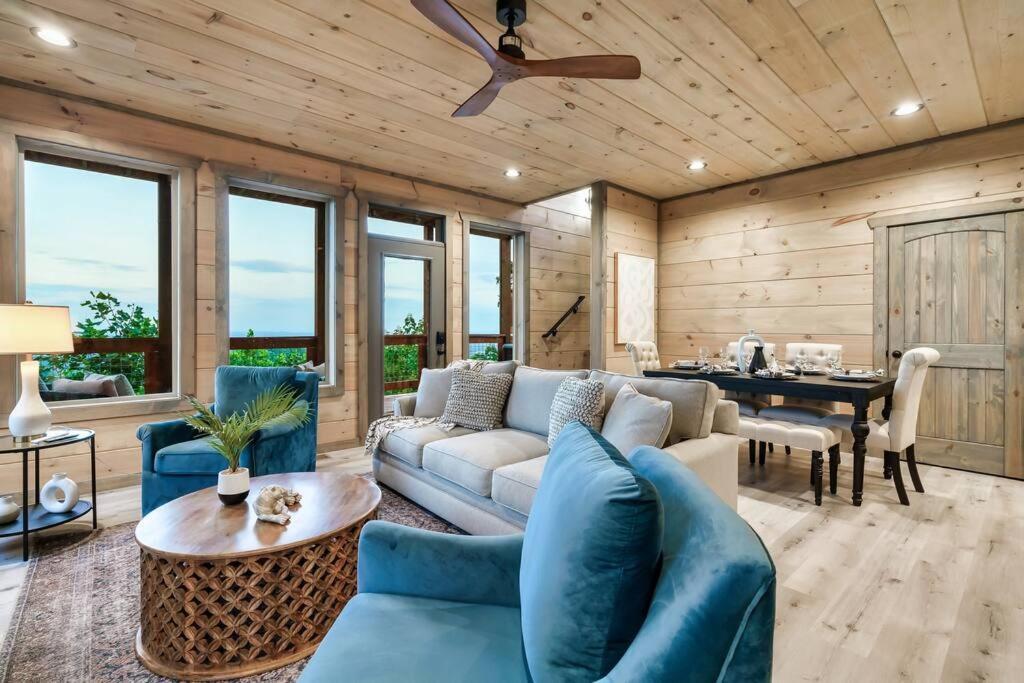 New Luxury Cabin With Stunning Mountainviews,Hottub, Firepit, Fireplace,2 Kingbeds, 2 Covereddecks,Bbqgrill, Shuffleboard And Pool Access Sevierville Exterior foto